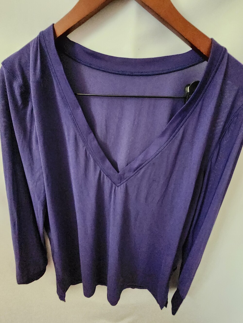 Lululemon Blue Mesh Vneck Shirt. Size Medium